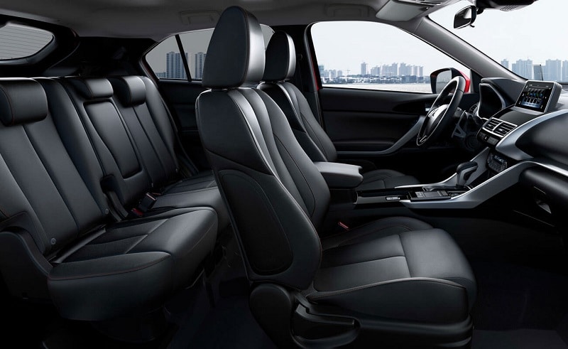 Mitsubishi Eclipse Cross ön ve arka koltuklar