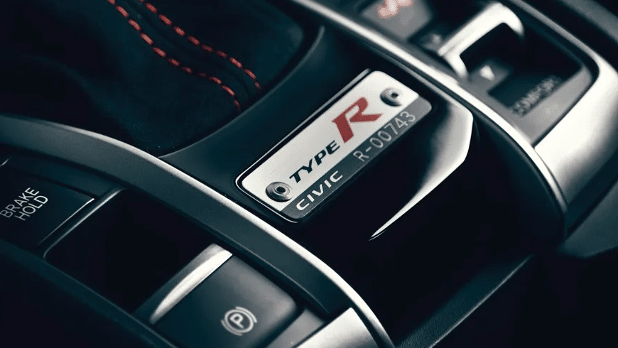 Honda Civic Type R numaralı üretim plakası