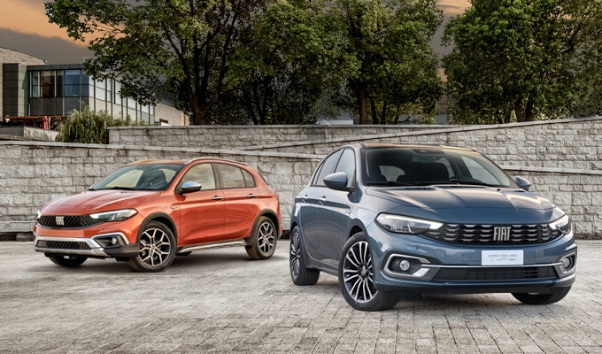 2023 Fiat Egea Nisan Fiyat Listesi yazısındaki Egea Sedan ve Cross görseli