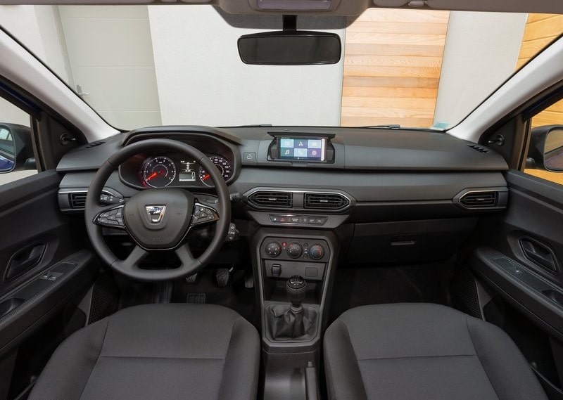 Dacia Sandero multimedya ekranlı kokpit