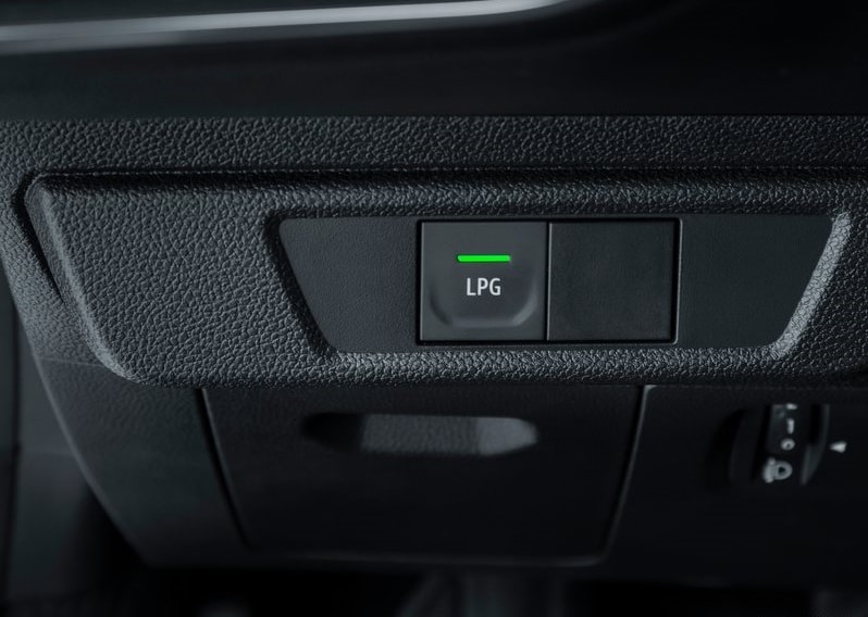 Dacia Sandero Stepway iç mekandaki LPG seçim düğmesi