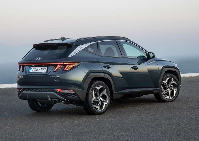 Hyundai Tucson arka çapraz gövde görünümü