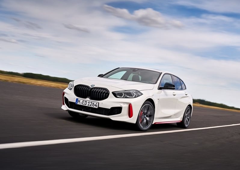 BMW 128ti arşiv görseli 4