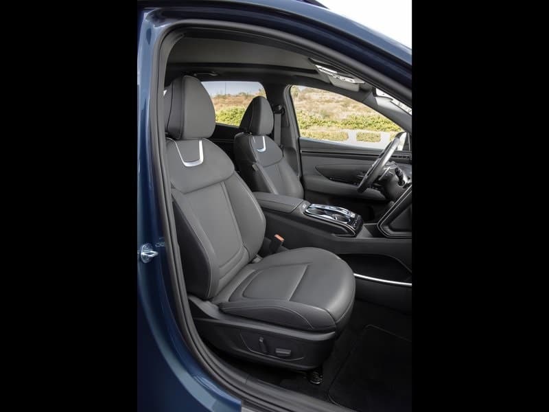 Hyundai Tucson ön koltuklar ve orta konsol