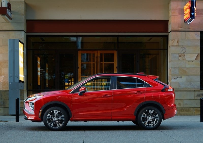 2022 Mitsubishi Eclipse Cross yandan görünüm