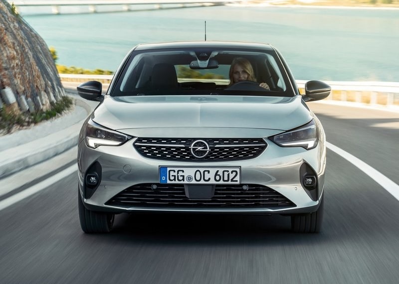 2023 Opel Corsa Ağustos Fiyat Listesi için gümüş Opel Corsa önden görünüm