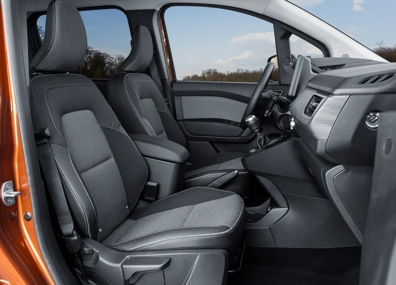 Renault Kangoo ön koltuklar ve kabin