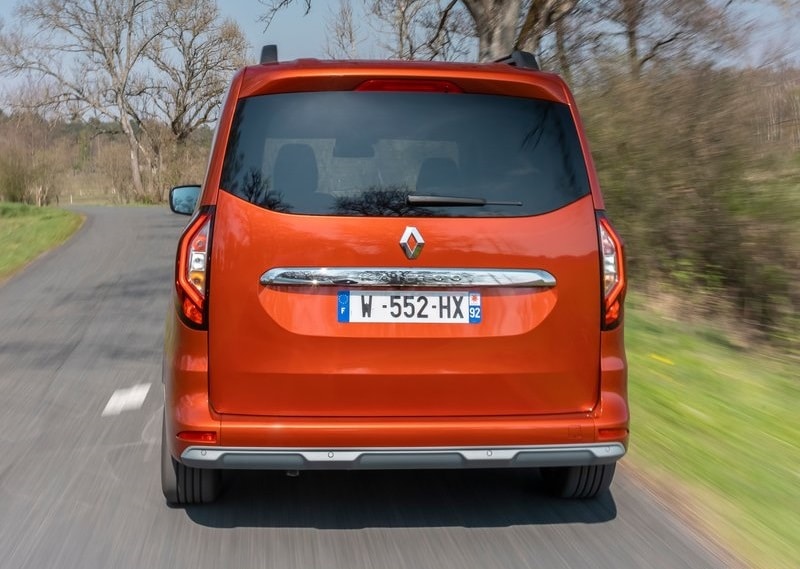 Renault Kangoo arka görünüm