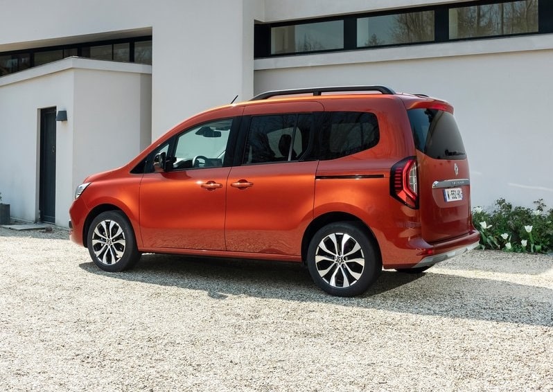 Renault Kangoo arka yan görünüm