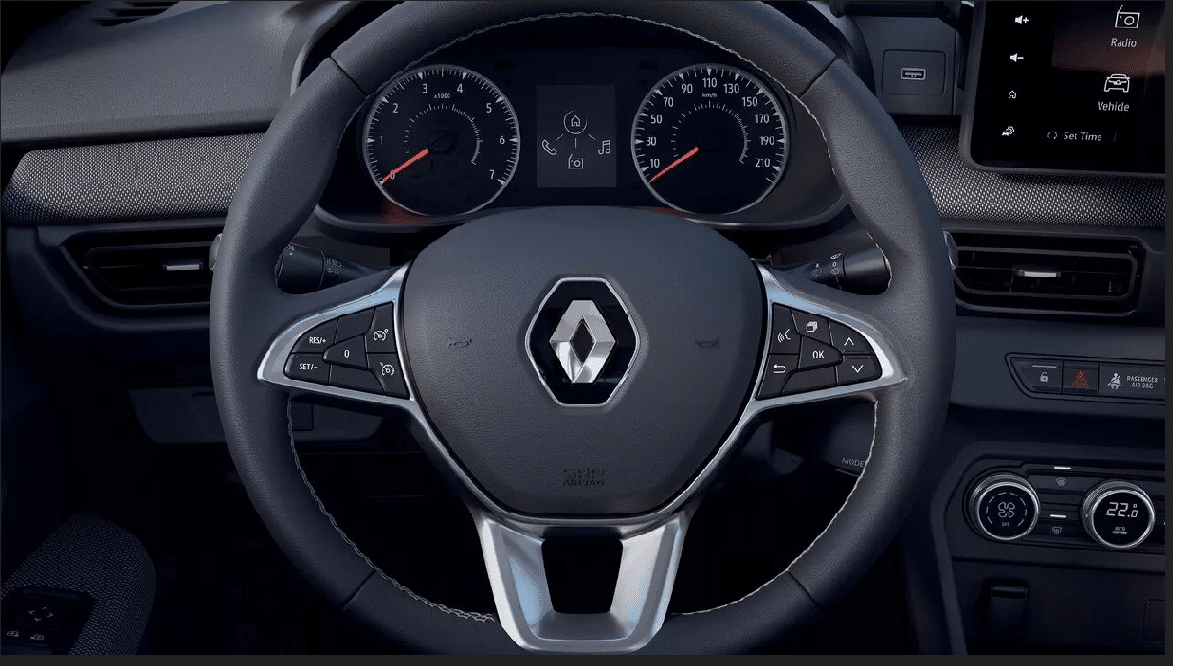 Renault Taliant direksiyon simidi analog göstergeler ve orta ekran