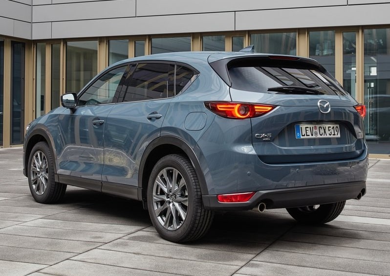 Mazda CX-5 arka bölüm ve yan gövde görünümü