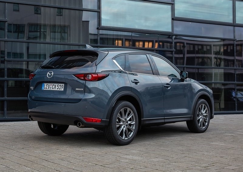 Mazda CX-5 arka tasarım ve çift egzoz çıkışları