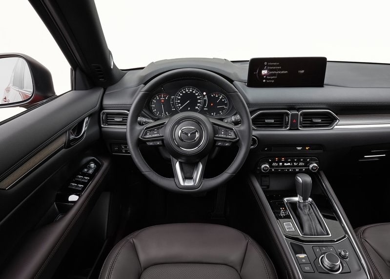 Mazda CX-5 direksiyon gösterge paneli ve orta ekran