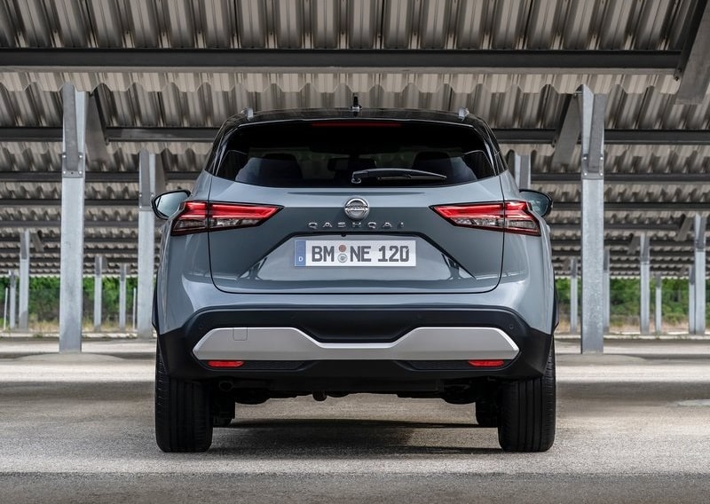 Nissan Qashqai ön yan görünüm
