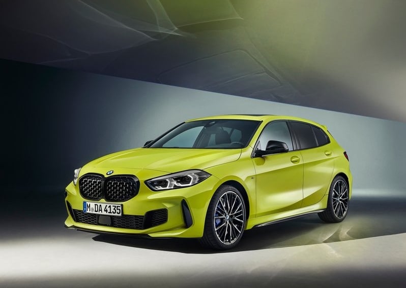 BMW M135i arka çapraz tasarım