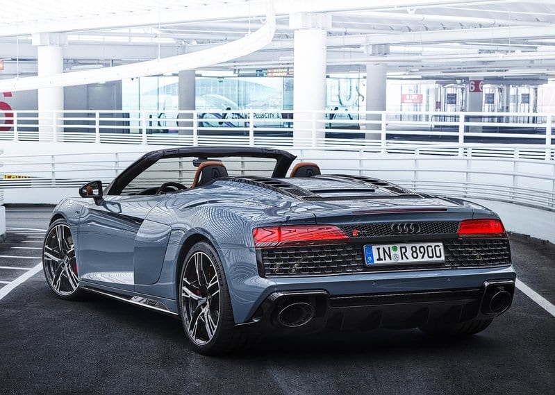 Audi R8 Spyder arkadan itişli dış tasarım