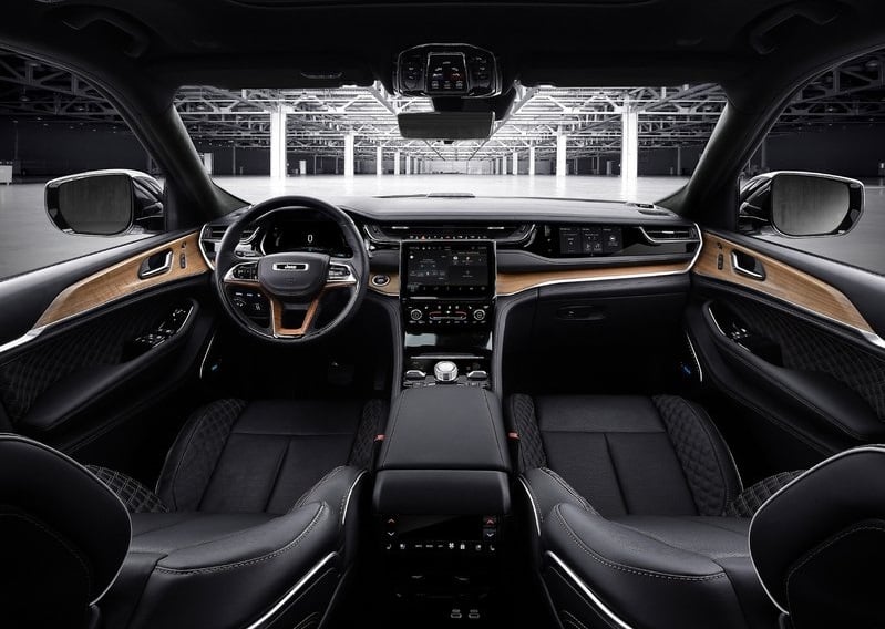 Jeep Grand Cherokee kabin görseli 17
