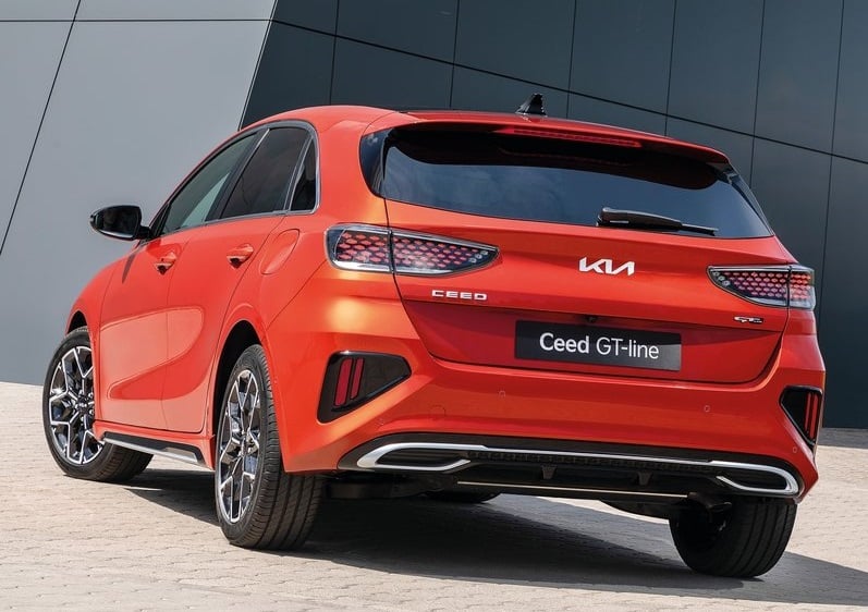 Kia Ceed GT-Line arka tasarımında stop grubu ve arka tampon