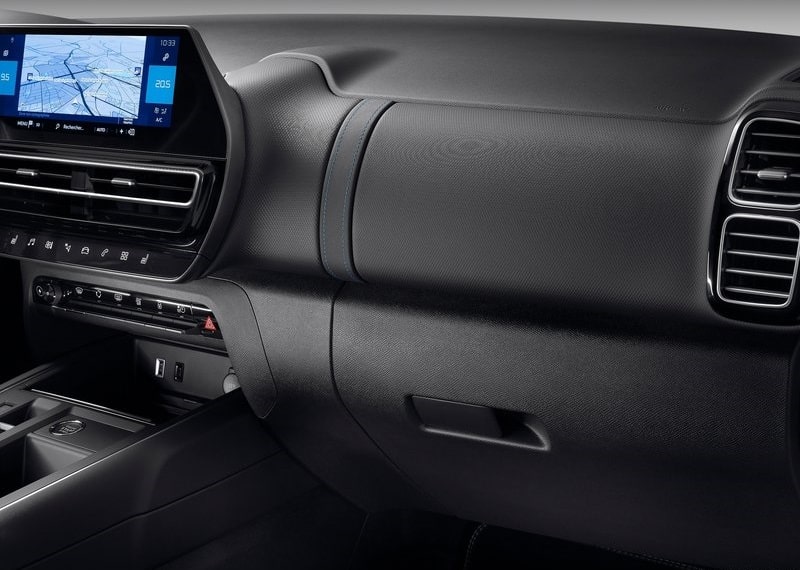 Citroen C5 Aircross ön yolcu tarafı gösterge paneli