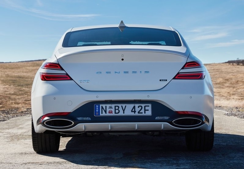 Genesis G70 arşiv görseli 18