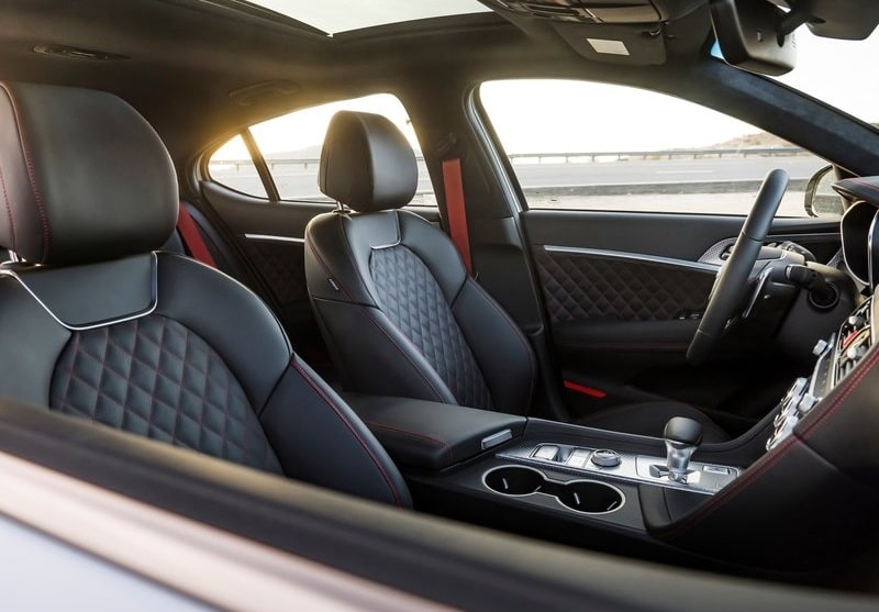Genesis G70 arşiv görseli 24