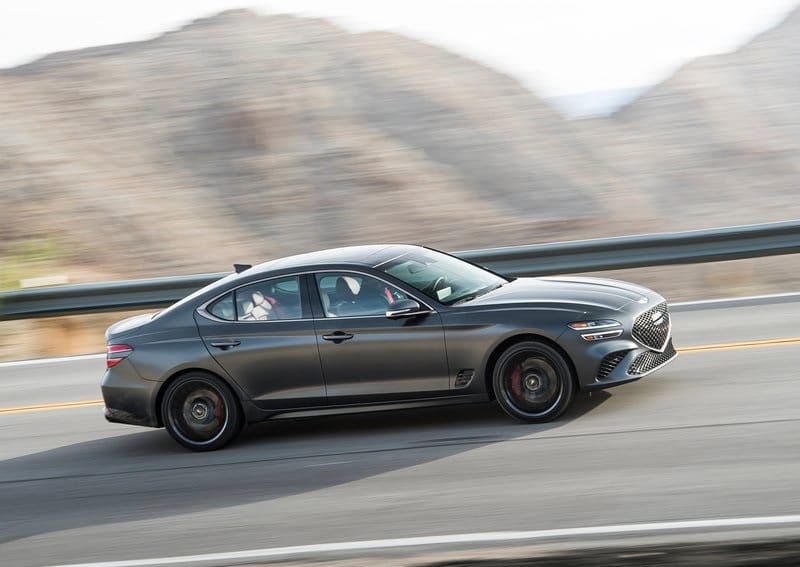 Genesis G70 arşiv görseli 4