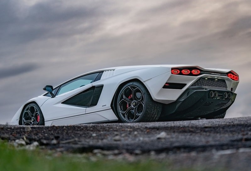 Lamborghini Countach LPI 800-4 galeri görseli 12