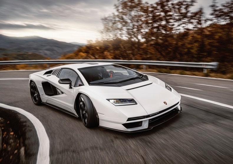 Lamborghini Countach LPI 800-4 galeri görseli 3