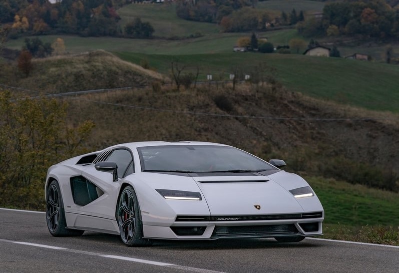 Lamborghini Countach LPI 800-4 galeri görseli 7