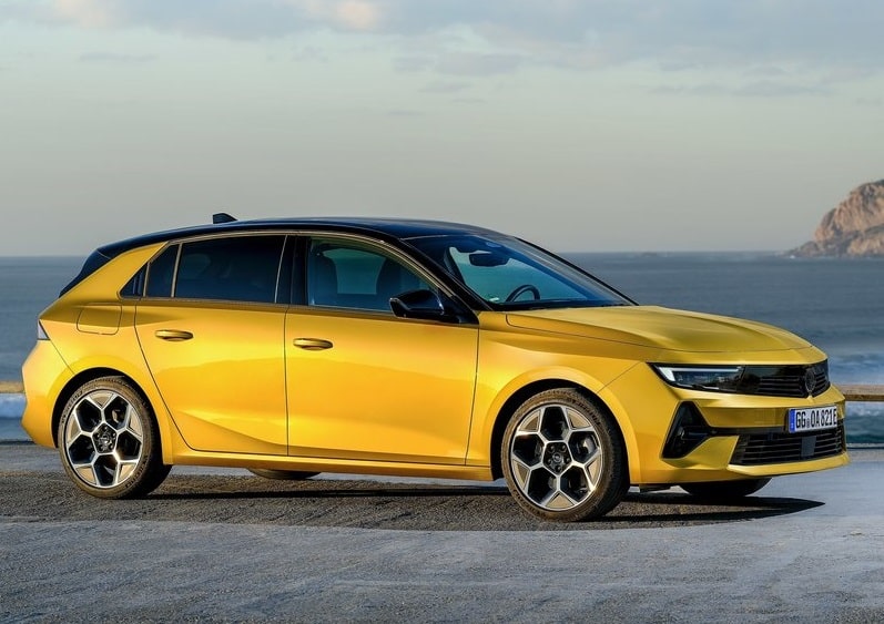 2022 Opel Astra Aralık Fiyat Listesi sarı hatchback dış görünümü
