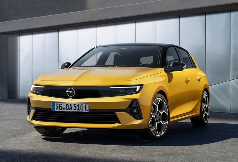 Sarı Opel Astra ön bölüm ve Vizor tasarımı