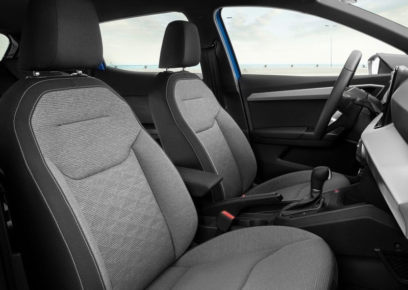 Seat Ibiza ön koltuklar ve orta konsol