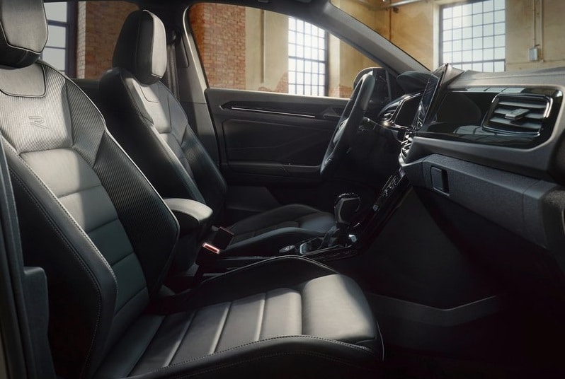 Volkswagen T-Roc ön koltuklar ve ön konsol görünümü