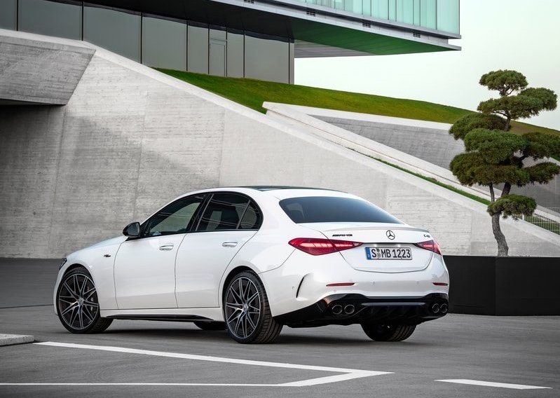 Mercedes-AMG C 43 sedan tanıtım görseli 3