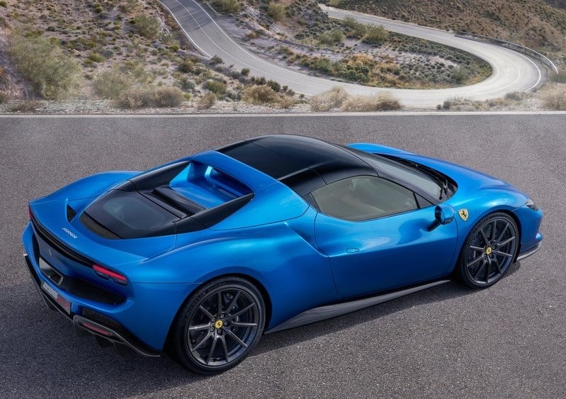 Ferrari 296 GTS açılır sert tavan