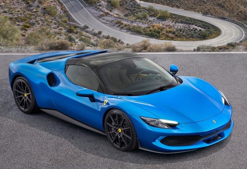 Ferrari 296 GTS iç ve dış tasarım detayları