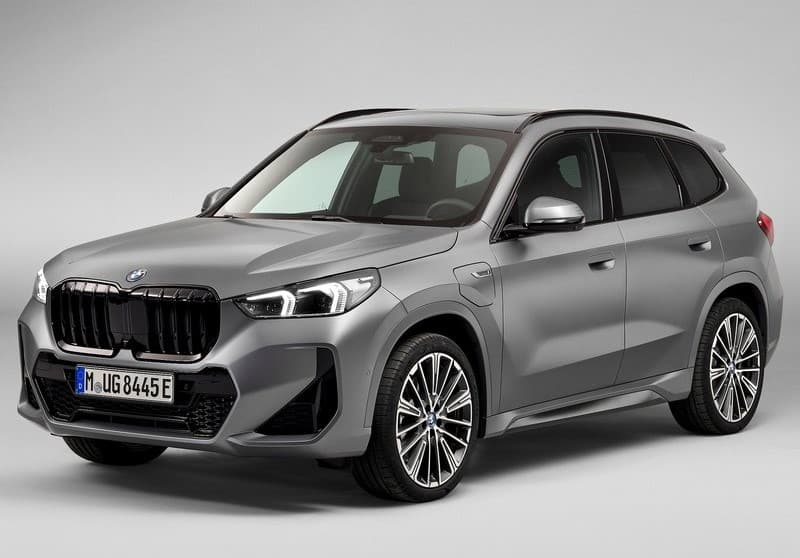 BMW X1 şarj ve elektrifikasyon temalı görsel