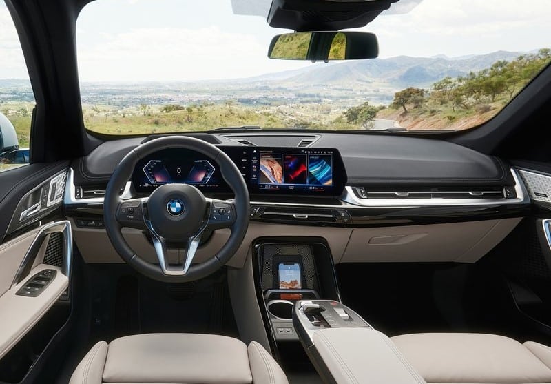 BMW X1 yol görünümü