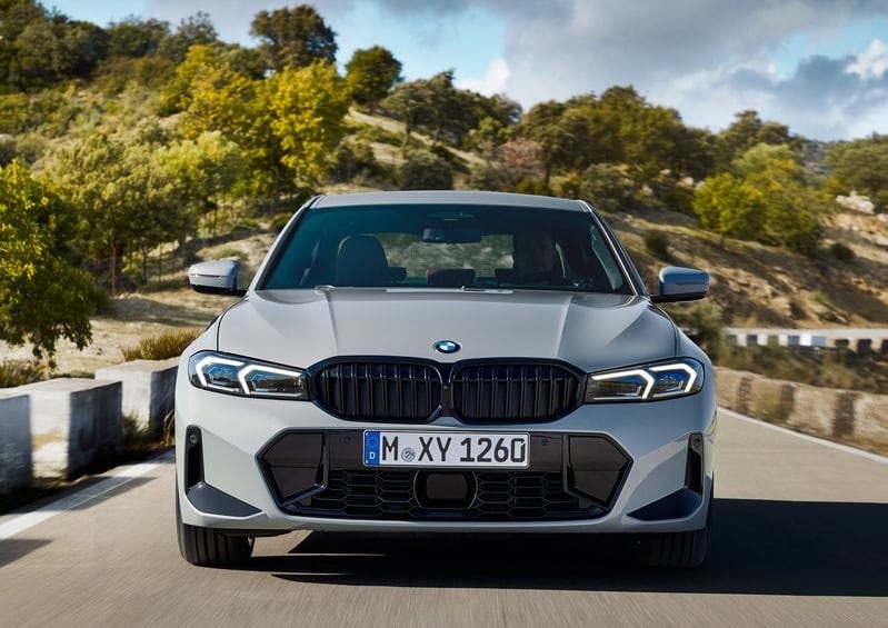 2023 BMW 3 Serisi Mart Fiyat Listesi BMW 3 Serisi ön görünümü