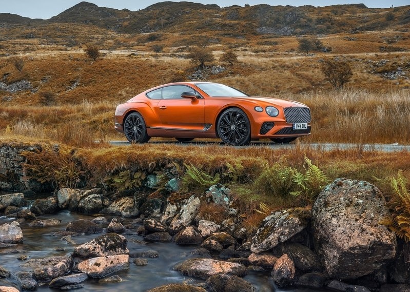 Continental GT Mulliner arka görünüm