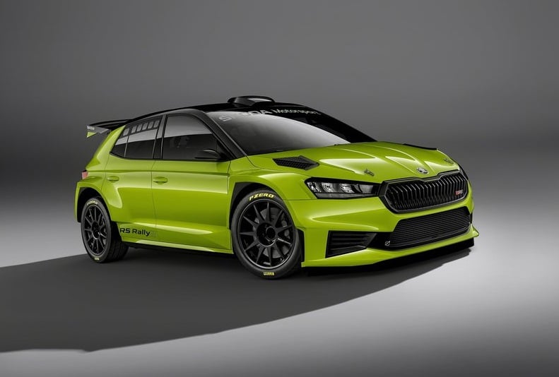 Fabia RS Rally2 yan görünüm