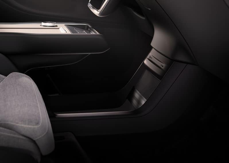 Volvo EX90 kabin yan paneli ve ön koltuk kenarı