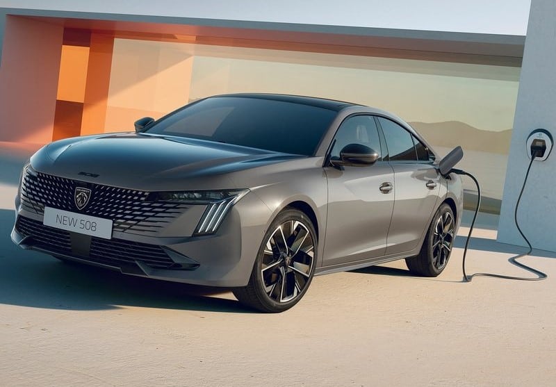 2023 Peugeot 508 yenilenen ön tasarım görünümü
