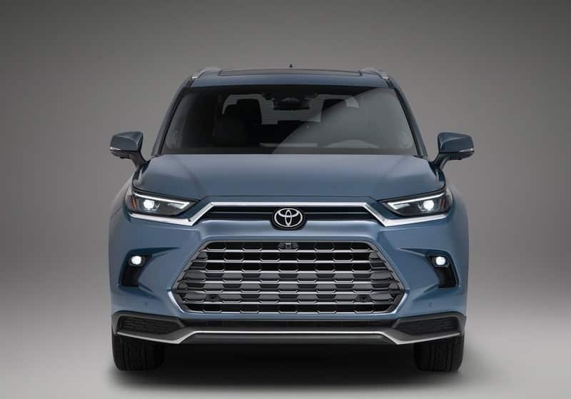 2024 Toyota Grand Highlander ön görünümü