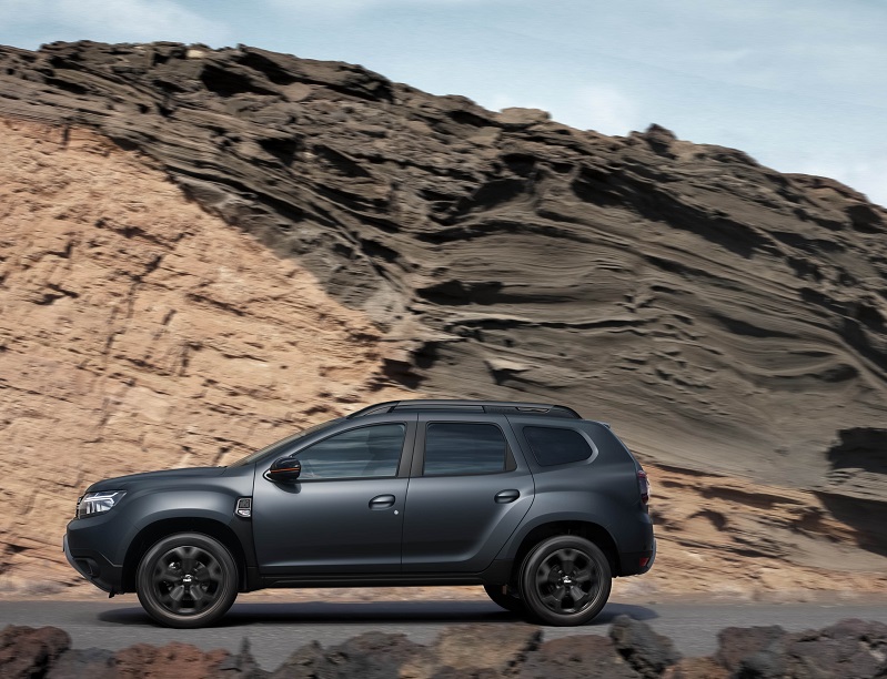 2024 Dacia Duster Mart Fiyat Listesi yandan Dacia Duster görünümü