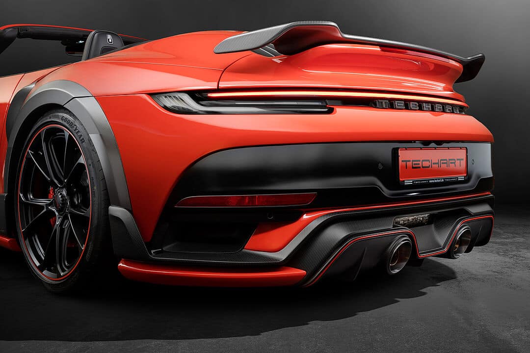 Turuncu GTstreet R Cabriolet arka difüzör ve spoiler ayrıntısı