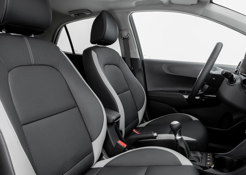 Kia Picanto ön koltuklar ve orta konsol