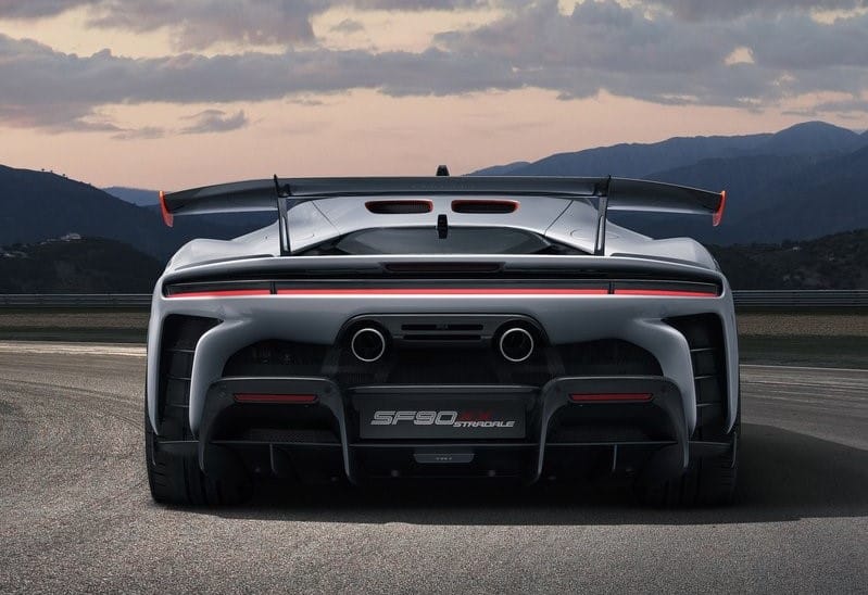SF90 XX Stradale sabit arka kanat ve arka bölüm
