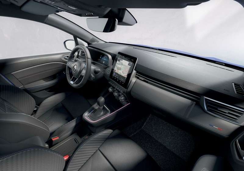 Renault Clio kokpiti merkezi ekran ve ön konsol
