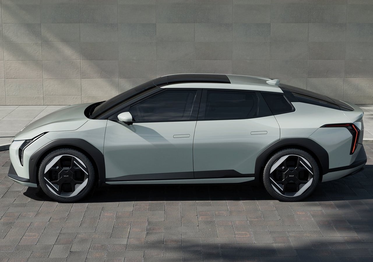 Yeni Kia Ev4: Elektrikli Geleceğin Yeni Yıldızı elektrikli otomobil arşiv görseli